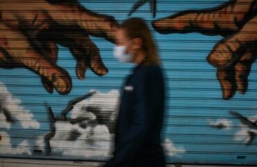 Telegraph: «Невакцинированные уже представляют собой низший класс»