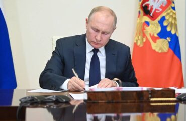 ЕС потребовал от Путина отмены указа о поддержке Донбасса
