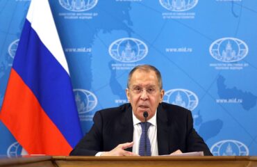 Лавров: “США нагнетают истерию у российских границ”