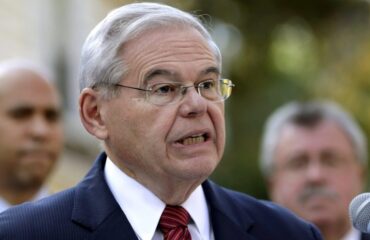 Сенатор Роберт Менендес призывает к санкциям против Турции