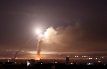 Сирия: как минимум 2 мирных жителя погибли в результате авиаудара Израиля в провинции Хомс 