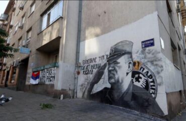 Совет Европы призывает Сербию удалить стрит-арт с Ратко Младичем 