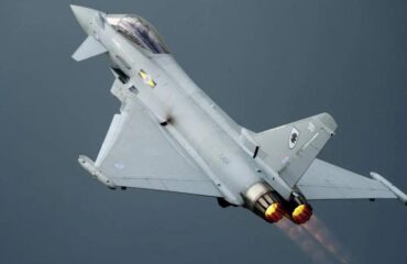 Британские истребители Eurofighter Typhoon перехватили российский Ту-160 