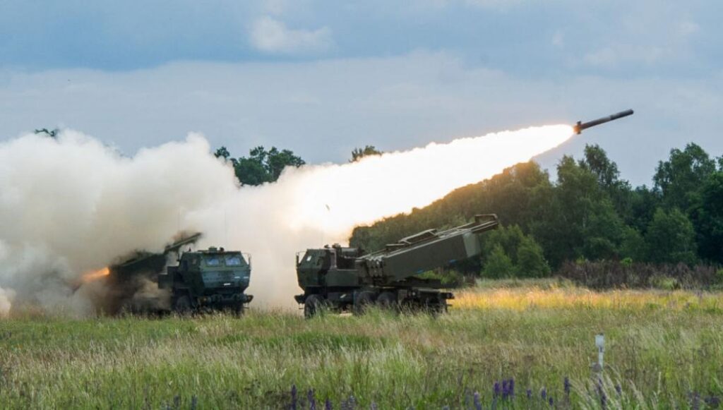 Американские HIMARS в действии (видео)