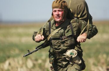 Учения российских десантников у границы с Польшей (видео)