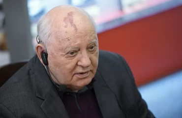 Горбачев обвинил США в высокомерии и триумфаторских настроениях