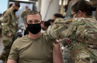 США: 27 офицеров ВВС США уволены за отказ от вакцинации