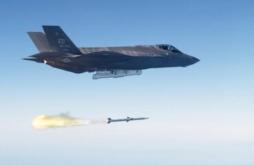 Завершены первые испытания ракеты AIM-120 AMRAAM F3