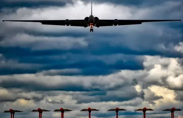 Самолет-разведчик НАТО CL-600 пересек маршруты гражданской авиации над Черным морем