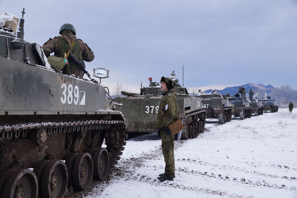 В Южном военном округе России начались обширные военные маневры