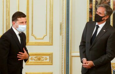 Блинкен приехал “успокоить Зеленского”, который надеется, что “решения об Украине без Украины не будет”