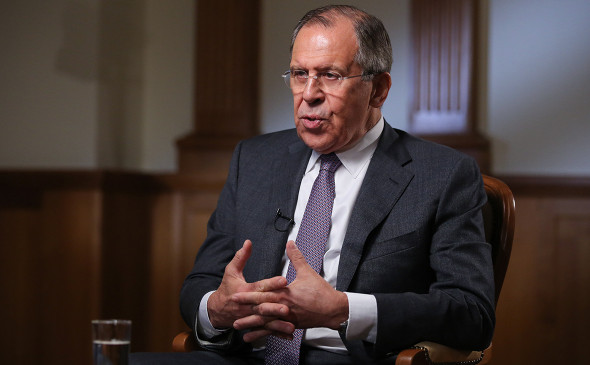 Лавров: Украинскую делегацию “держат за руку” американцы”