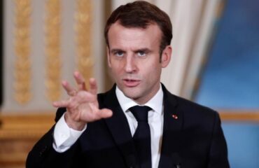 Макрон: Очень хочу вывести из себя непривитых. Мы будем делать это до конца. Это наша стратегия”