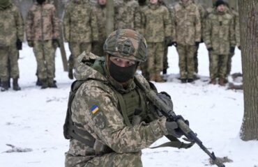 Украинский военный расстрелял пятерых сослуживцев, после чего сдался (видео)