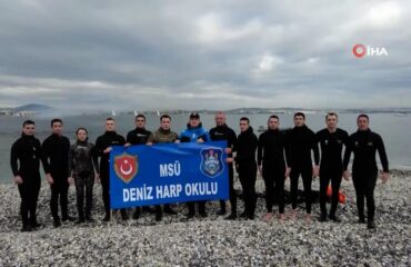 Министр обороны Турции Акар заставил курсантов Военной академии проплыть 1950 метров, намекая на Кастелоризо