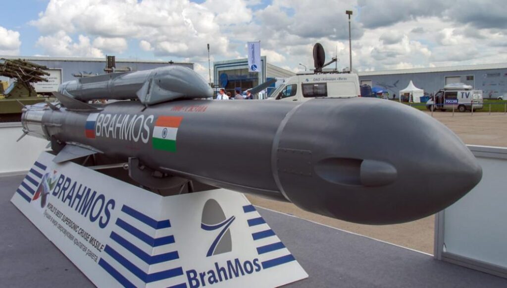 Индия успешно завершила испытания усовершенствованной версии BrahMos