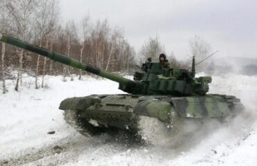 Российская бронетехника в Воронеже, в 600 км от Киева