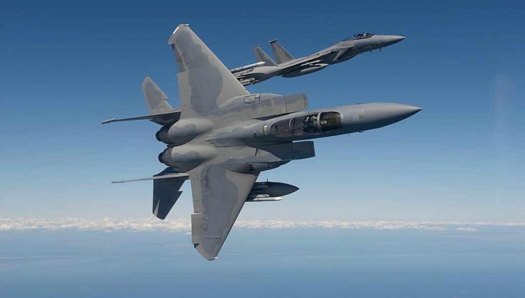 Шесть американских F-15 приземлились в Эстонии