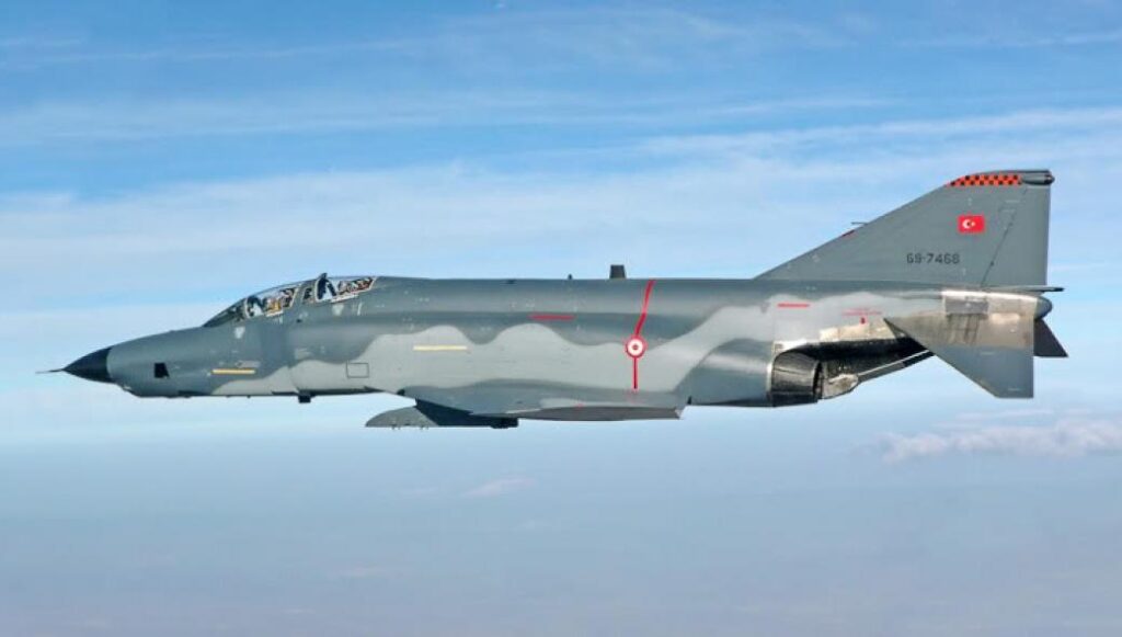 Турецкие F-4 пролетели над греческим островом Зурафа