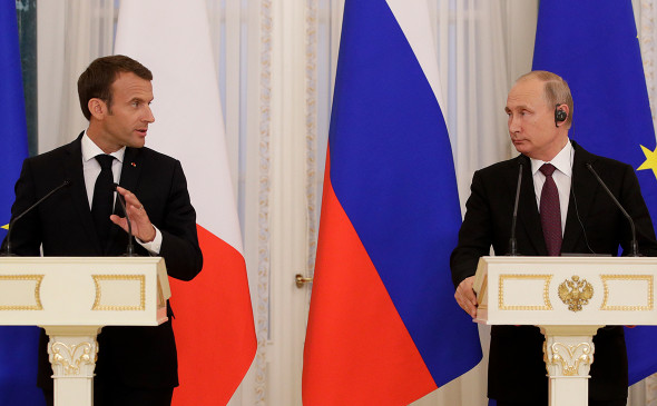 Завершились переговоры Макрона и Путина: по итогам лидеры стран провели совместную пресс-конференцию
