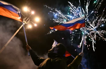 Донецк ликует Жители празднуют признание ЛНР и ДНР салютом