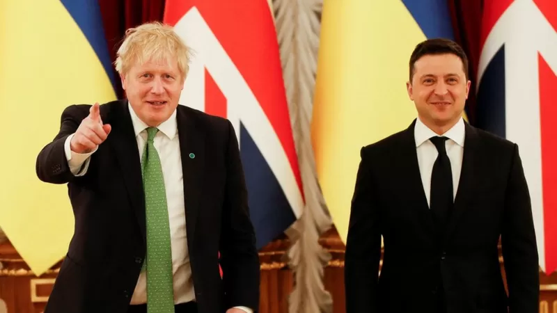 Убежище президенту Украины Владимиру Зеленскому пообещал предоставить премьер-министр Великобритании Борис Джонсон