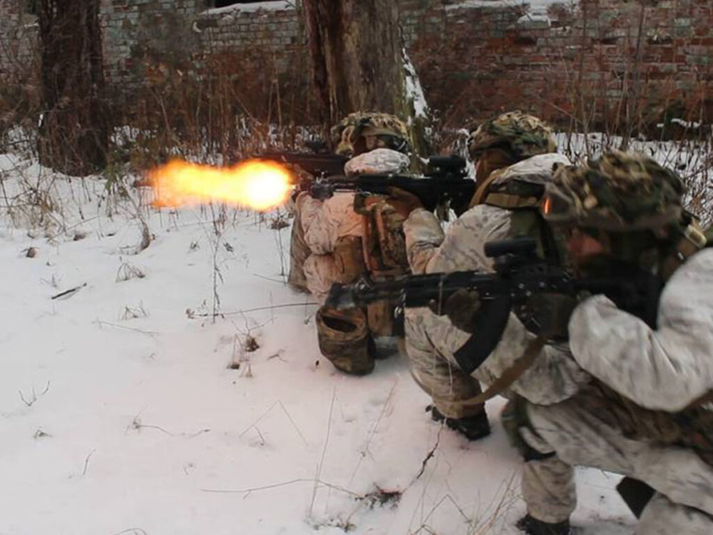 Российские военные уничтожили две БМП и 5 диверсантов украинской армии