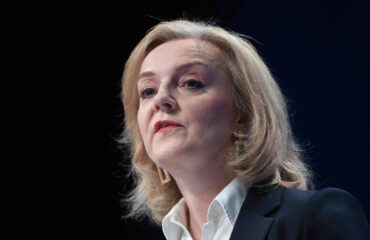Лиз Трасс заявила послу РФ в Великобритании, что “ему должно быть за себя стыдно”