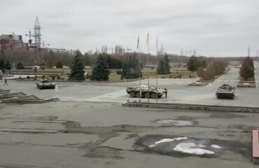 Российские десантники взяли под контроль территорию в районе Чернобыльской АЭС