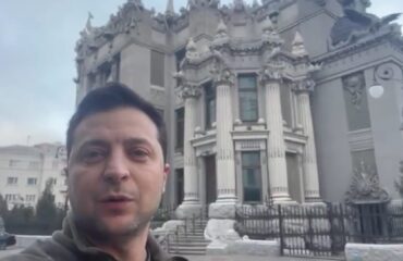 Спикер Госдумы РФ о Зеленском: «Вместе со своим окружением сбежал в город Львов. Все видео, которые он публикует в социальных сетях, записаны заранее»   