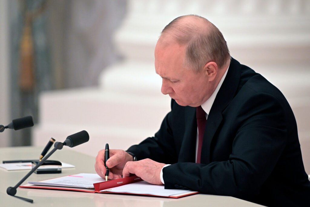 Путин подписал указ о применении спецмер в связи с западными санкциями