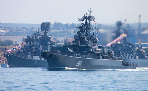 Тридцать кораблей Черноморского флота вышли в море на учения