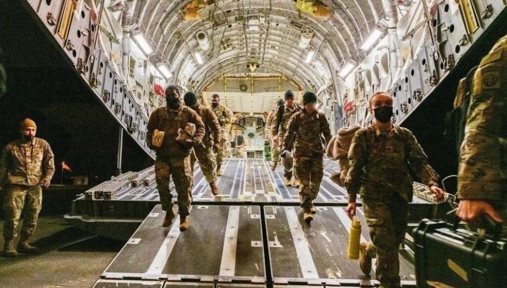 Первые войска США для усиления союзников по НАТО прибыли в Германию и Польшу