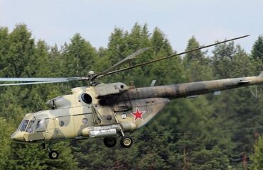 Видео: российские вертолеты садятся на украинскую военную базу 