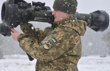Британские инструкторы учат украинских военных применять ракетные комплексы NLAW