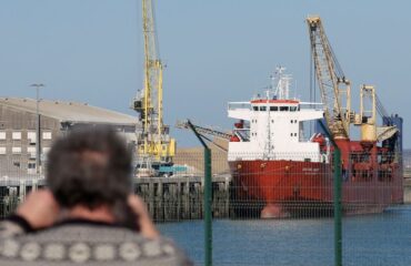 Морская префектура Ла-Манша и Северного моря задержала судно под российским флагом