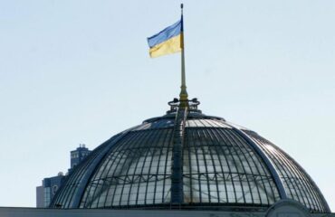 30 стран отправляют Украине оружие – Киев требует высылки всех послов России