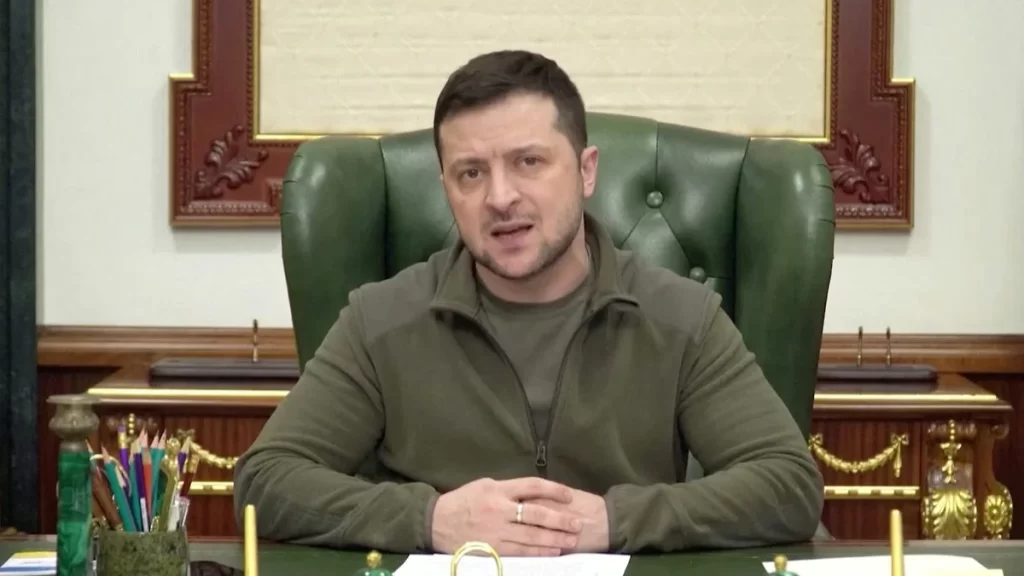 Зеленский: “Мы должны думать каждый день о том, как сделать пребывание оккупантов на нашей земле еще более невыносимым”