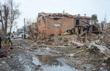 Украина: Эвакуация мирных жителей из Сум продолжается