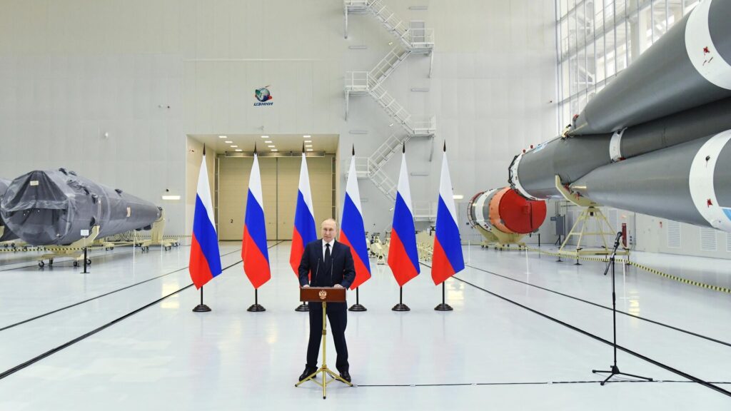 Путин в беседе со служащими космодрома Восточный коснулся ситуации на Украине