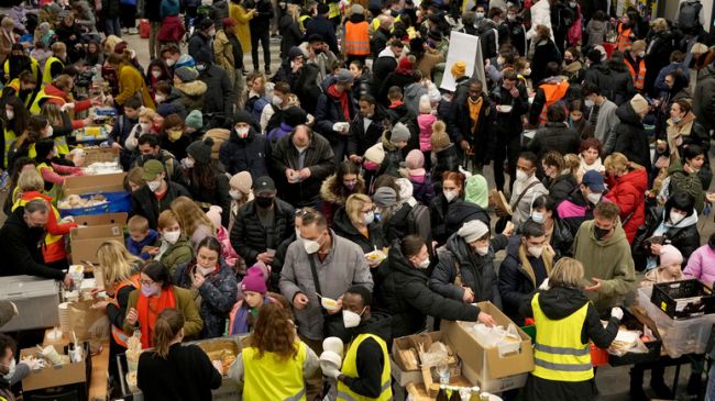 Более 5,5 млн беженцев покинули Украину с начала специальной военной операции РФ