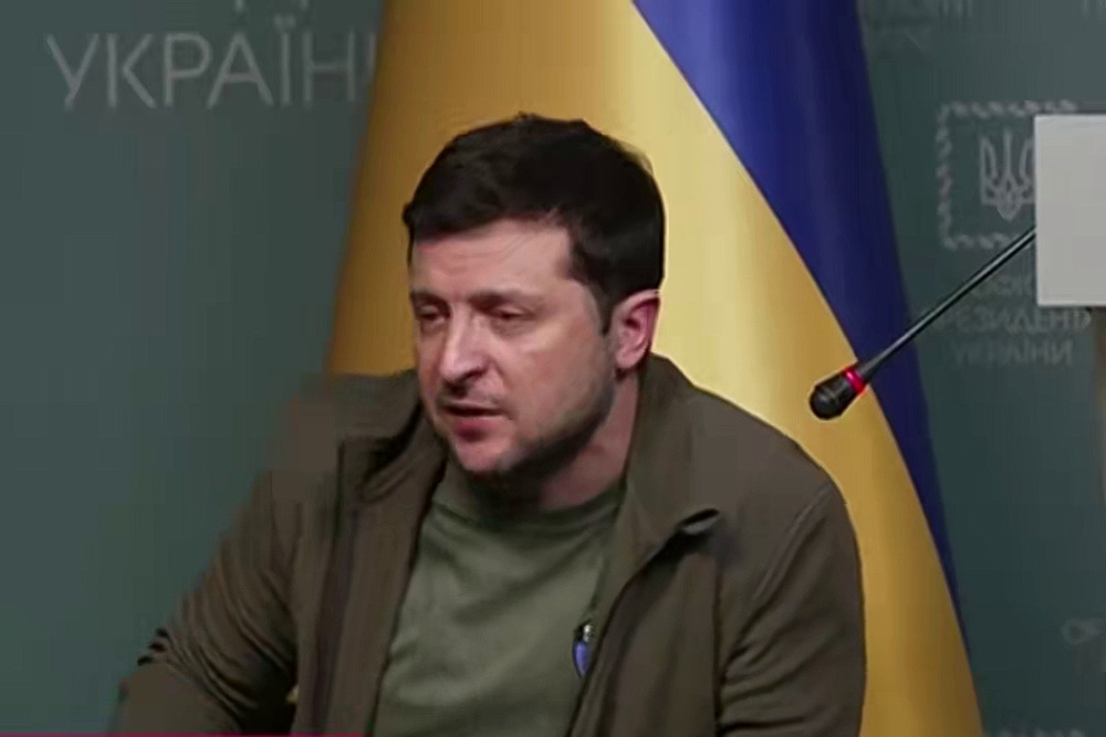 Видео: Лавров о заявлениях Зеленского: “Он много разного говорит. Это зависит от того, что он выпил или покурил”