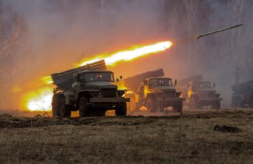 Российское “цунами” в Донбассе: более 600 украинских военных погибло