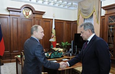 Путин поздравил Шойгу с освобождением Мариуполя и поручил представить к наградам отличившихся воинов