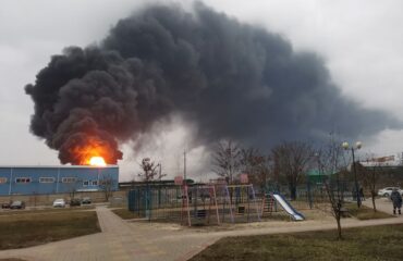 На нефтебазе в Белгорода произошел пожар вследствие авиаудара с двух вертолетов ВС Украины