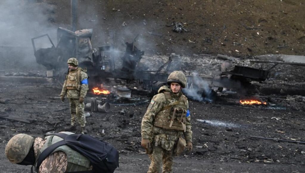 Видео: Как “злые русские” относятся к украинским военнопленным