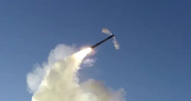 Минобороны РФ предоставило видео пуска высокоточной ракеты «Оникс» береговым ракетным комплексом «Бастион