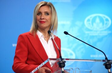 Захарова: “Сговор аристократов по Brexit не соответствует демократическим идеалам”