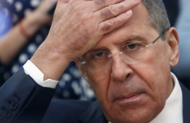 Видео: Лавров комментирует неадекватное поведение Зеленского