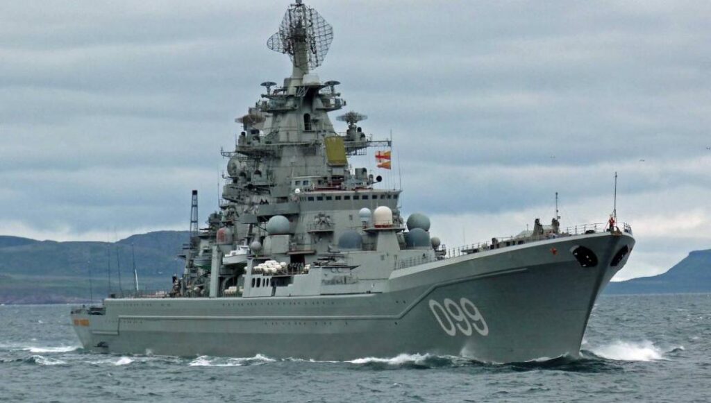 Какое судно может заменить затонувший флагман Черноморского флота ВМФ России ракетный крейсер «Москва»?